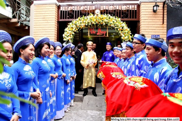 nhung luu y khi chon nguoi bung qua trong dam cuoi 2